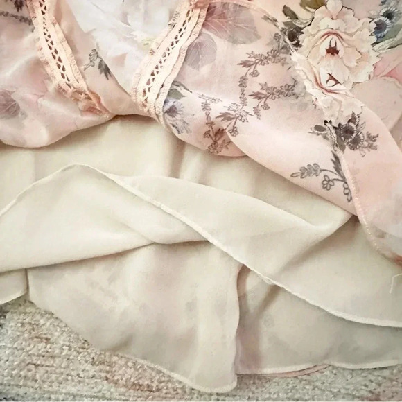 V Cristina• Peach Flowy Long Sleeve Dress Size M - Picture 15 of 16